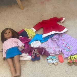 AMERICAN GIRL DOLL + CLOTHES